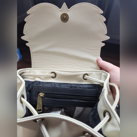 Hedwig Harry Potter Loungefly Backpack - Picture 7 of 11